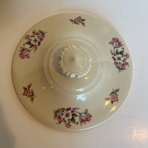 Aberdeen Moss Rose Round Covered Vegetable Dish - Picture 4 of 16